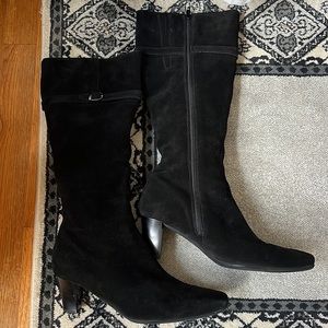 La Canadienne suede kitten heel boots